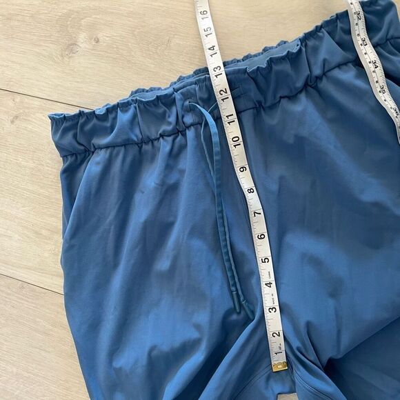 Lululemon women’s joggers size 10 - Picture 4 of 8